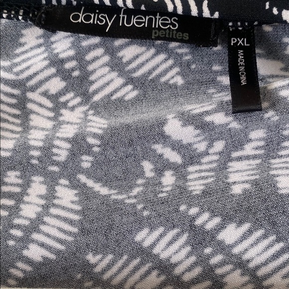 Daisy FuentesBlack and White Wrap Dress Size PXL - Picture 6 of 6